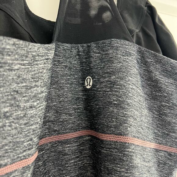 Lululemon Women's Razorback Athletic Tank Built in Bra Grey Black Size 12 - Picture 4 of 10